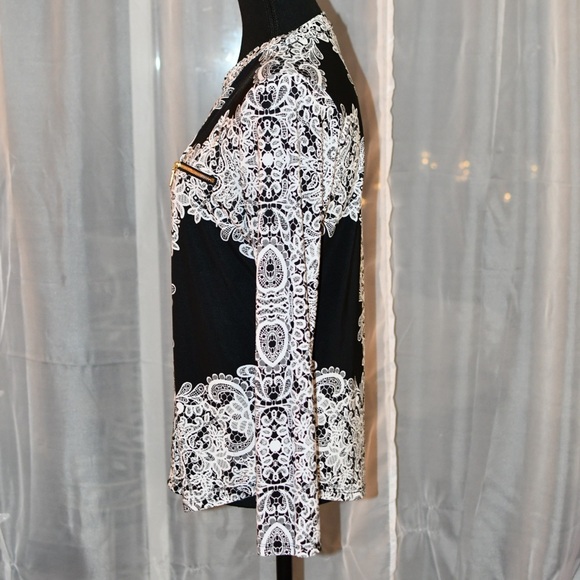 International Concepts Size Medium Top - Picture 11 of 13